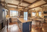 Little Topsey Modern Mountain Cabin  - Custom Home - Hot Tub - Mountain Views