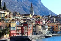 Town Centre Villa with Lake View