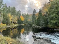 Adirondack Retreat w/ Hot Tub + Outdoor Firepit Hotéis em Jay