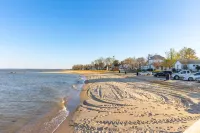 Available Memorial Wknd, 1 m. to Beaches & Town, Grill, Deck, Outdoor Seating