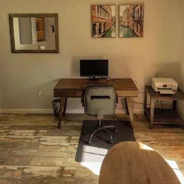 Pet Friendly, Modern Smart Home close to Airports & Stadiums