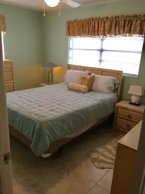 Breezy Cool Vacation Comfy House close to Beaches Post Commons附近的飯店
