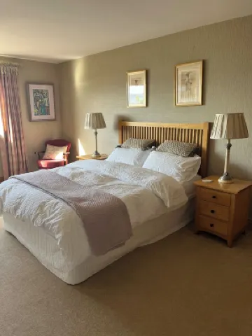 SHORELINE - Luxury apartment on the shore of Belfast Lough Hotels in Holywood