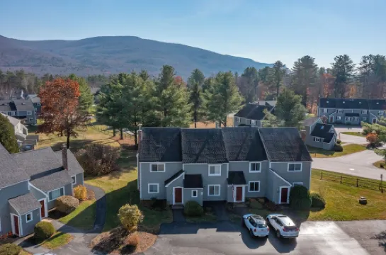 LOON-tastic location minutes away from the Slopes!