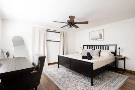 NEW! Family Cabin Retreat in Munds Park w/ Cozy Back Patio & Loft