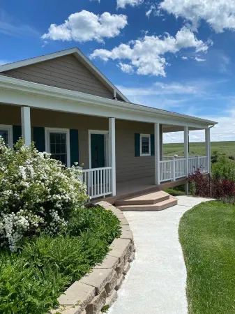 SPORTSMAN'S PARADISE, 5 Bedroom Home in Fort Peck, Montana