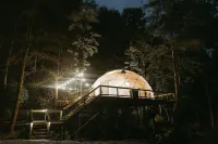 "Home Sweet Dome" MODERN TREEHOUSE STAY w/ Hot Tub