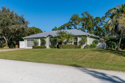 🍹🌞 Paradise Retreat! Heated Pool, Near Beaches!