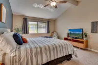 Plumas Pines Escape - Golf Views + Coffee Bar + Games + Family Friendly