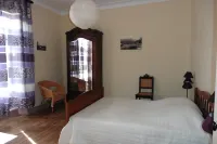 Large family house sleeps 16 in the heart of a beautiful medieval village