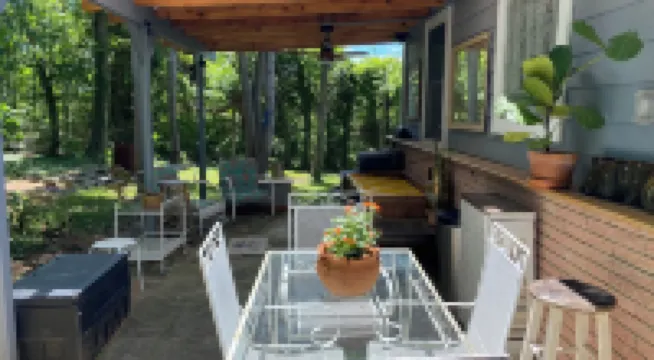 Modern Cabin retreat.  A world away but 3 miles from downtown Asheville.