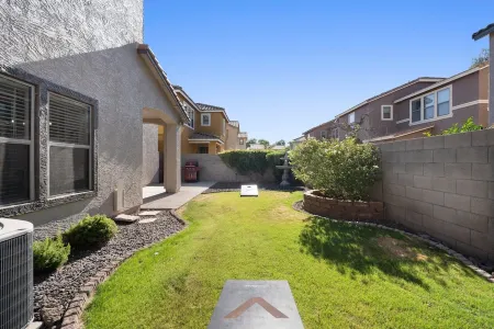 "THE HAMPTON" Gilbert I Designer Style + Comfort I 3bed/2.5bath