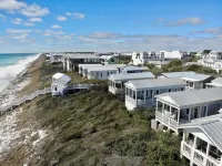 Gulf Front Seaside Iconic Honeymoon Cottage - Pools