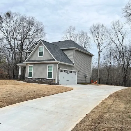 New! Charming New Modern 4/2.5 Home in Clemson SC - Just 5 minutes to Clemson U