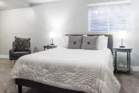 Stellar Sandy Getaway - New Remodel - Big Groups! Hotels near Le Jardin