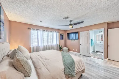 ☀ Luxury Family Vacation! Mini Golf - Heated Pool and Spa - RV Parking Hotels near Boulder City Dry Lake Bed