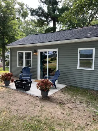 Sanford Lake Waterfront Vistas!