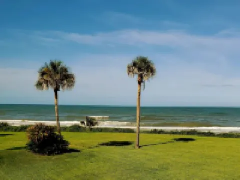 607 Surf Villas Oceanfront Condo at Sawgrass Beach Club Near Tpc and Mayo Clinic Hoteles en Sawgrass