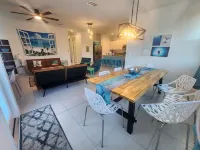 Brand New Home☆ Treetop Sunsets~ Private Pool~Group Trip!