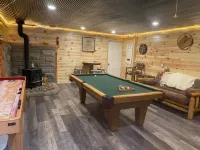 Scenic Cabin by the Lake