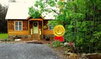 ♥ Sleep in the woods, wake to the birds - Hot tub,  King bed,  PRIVACY!