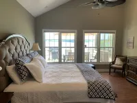 THE Premier Clemson /Seneca Lake Home Hotels near The Dike