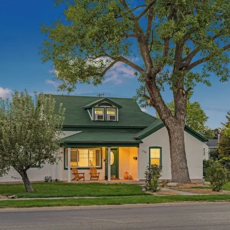 New Remodel · Main Floor Master · Soaking Tub · Stocked Kitchen · Private Yard