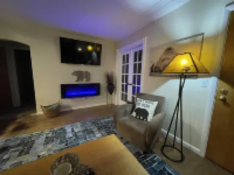 Northern Lights- Relax, Unwind, & Enjoy