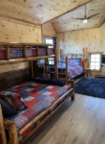 Newly built LOG Cabin-Float, Golf, Hike, Hunt, Fish, visit a winery...Relax!