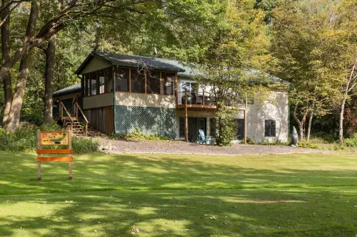 Private home on 18th hole of Beautiful Butternut Hills. 25 Minutes to Hayward! - Wifi