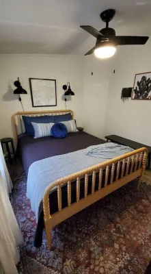 Wildlife Haven King Bed! Free snacks, near Austin!
