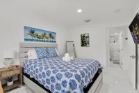 Miami Palm House with Heated Pool &  BBQ/BAR Hotel dekat Florida International University