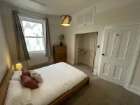 Regency Style Spacious Seaview Apartment. Sleeps up to 6!