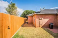 Bethel Nest with BBQ Grill, Jet Tub, Walk in Shower. Hotels near Talbots