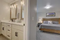 Modern 5 BR - Large Yard + BBQ + Kid's Playhouse + Game Room + Great WiFi