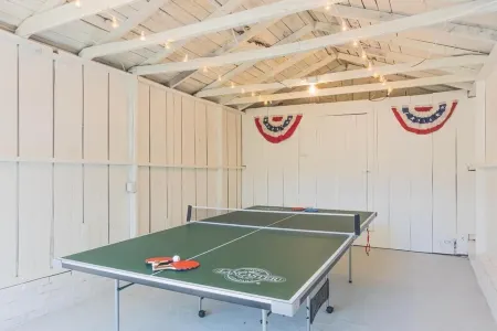 Forest Hills Cottage - 4.2 Miles from Masters