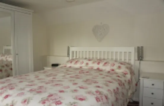 Beautiful and Quiet Rural hideaway for two near Ludlow with stunning views