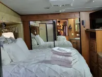 Private 2 Bedroom 2 Bathroom Whole Home Dog Friendly Quiet Hideaway in Tampa Bay Hotels in Lutz