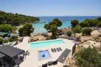 Colentum Resort Murter Hotels in Муртер