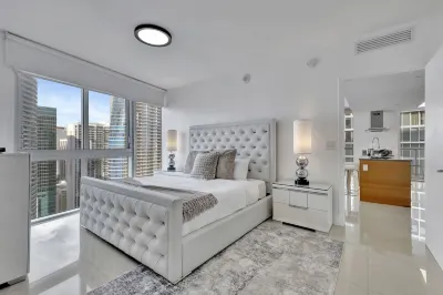 Icon 2b/2b 39th Flr Ocean Views/Free Pool Spa Gym