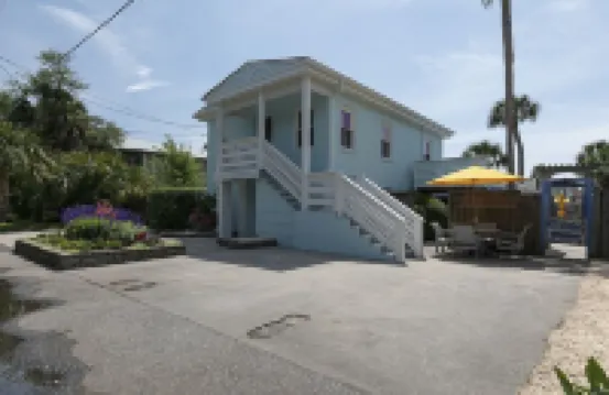 Super Sweet Studio Steps To The Beach!