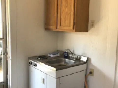 Tiny casita in beautiful Uvalde, 20 minutes from Frio River Hotels in Uvalde