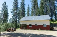 Private, modern cabin near golf course and hot springs pool Shafer Butte Lookout US 366, ID 32 주변 호텔