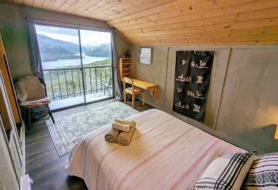 Unbelievably Scenic Mountainside Cabin