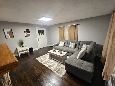 Cozy Home in Beautiful Berea: near Airport, IX Center, Parks, & Campus Отели в г. Берея