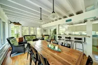 Steps to the beach!  Relax and Enjoy! Hotels in Amagansett