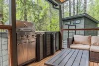 Luxe Chalet @ Rainier Entrance w/ Hot-Tub-WiFi-AC - 샬레 호텔