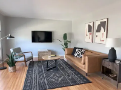 Minneapolis / Edina Duplex - Entire home in Edina, Minnesota, United States Hotels in Richfield