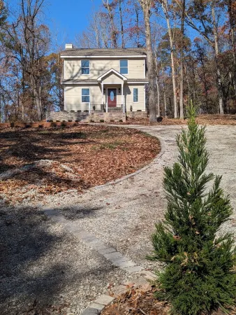 Brand new 3BR home on 10 wooded acres near Lake Lanier