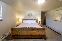 Spacious  Townhouse - 1 mile from Lambeau